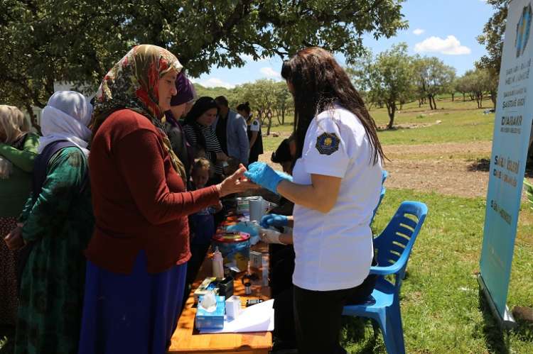 Yazçiçeği Köyünde Kadınlara Sağlık Taraması Yapıldı