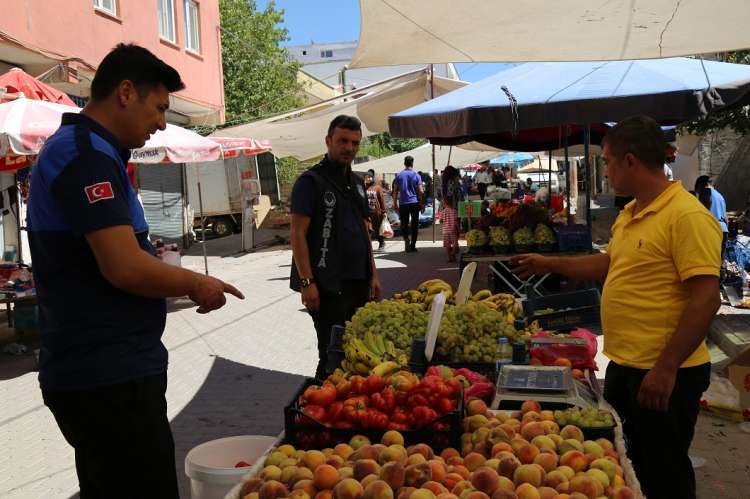 Zabıtadan Cuma Pazarı’nda Denetim