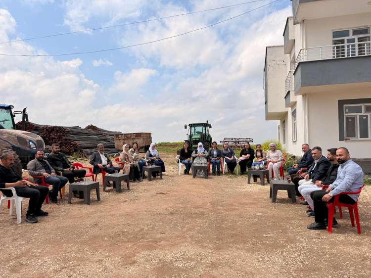 Serdana Gundên Çinarê ji Hêla Hevşaredar Akyuz û Endamên Meclîsê ve Pêk Hat