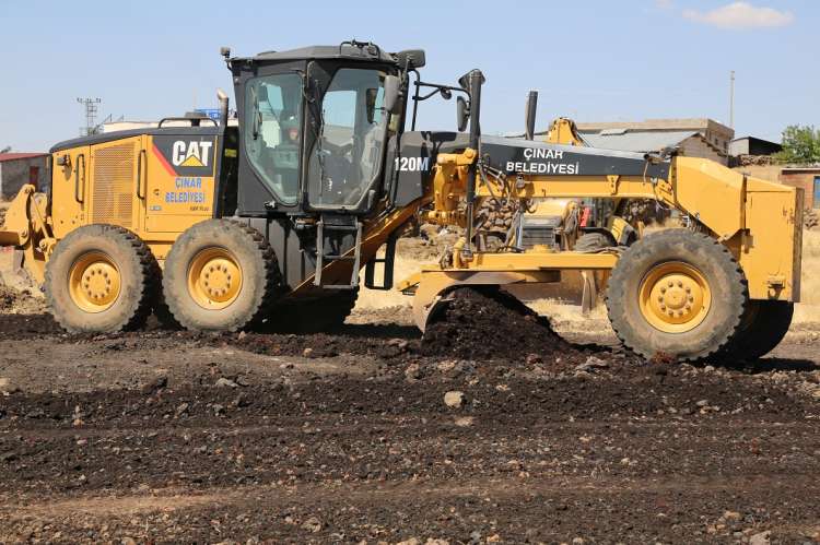Belediyenin kırsal mahallelerde yol çalışması sürüyor