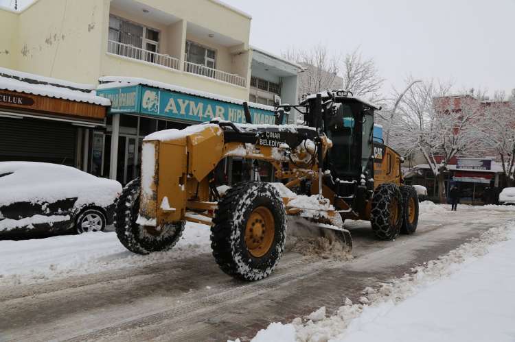 İlçe Merkezinde Kar Küreme Çalışmaları Devam Ediyor