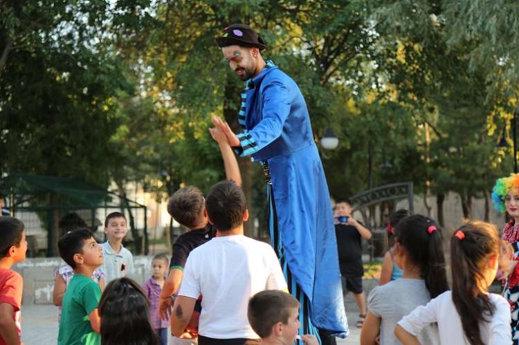 Çınar’da Çocuklar Tiyatro İle Buluştu