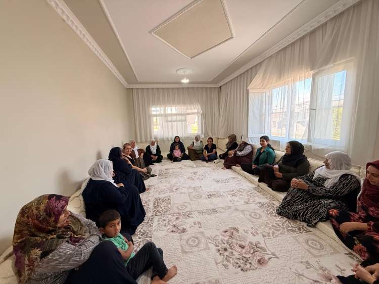 Belediye Eşbaşkanı Semra Akyüz kadınlarla bir araya geldi