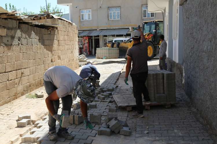 Yeni Mahalle’de Parke Onarım Çalışmaları Sürüyor