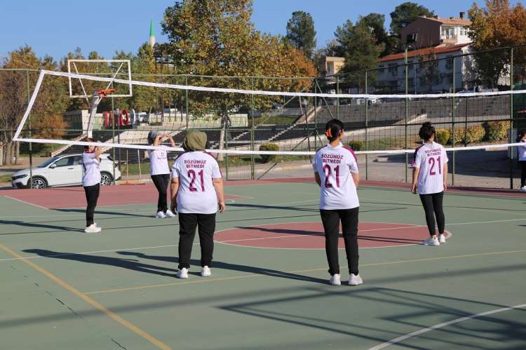 Şiddete Karşı Farkındalık Kampanyası Kapsamında Voleybol Müsabakası Düzenlendi