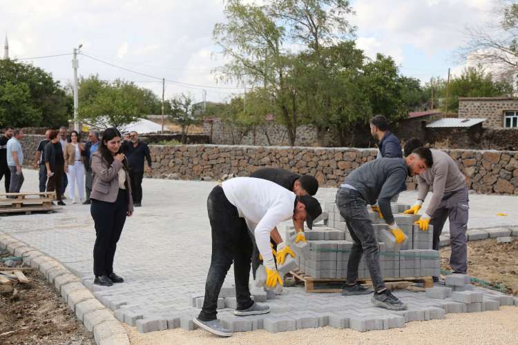 Hevşaredar Akyüz û Rêveberîya Şaredarîyê Xebatên Li Gundan Kontrol Kirin 